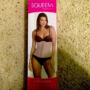 Squeeze magical lingerie sz 4XL